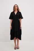 NA-KD Boho Midikjole i chiffon - Black