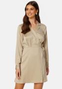 BUBBLEROOM Destinee wrap dress Light nougat 36