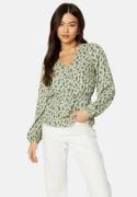 Happy Holly Serene wrap blouse Dusty green / Patterned 36/38