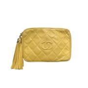 Pre-owned Gul skinn Chanel Crossbody veske