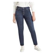 Feminine Cut Skinny Jeans