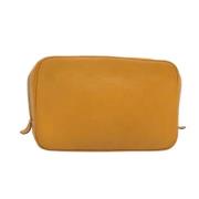 Pre-owned Leather clutches