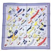 Pre-owned Silk scarves