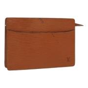 Pre-owned Leather clutches