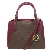 Pre-owned Fabric handbags