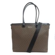 Pre-owned Fabric handbags