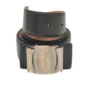 Pre-owned Leather belts