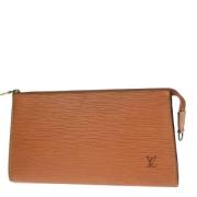 Pre-owned Leather clutches