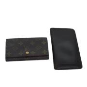 Pre-owned Leather wallets