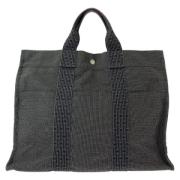 Pre-owned Canvas handbags