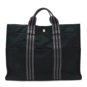 Pre-owned Canvas handbags