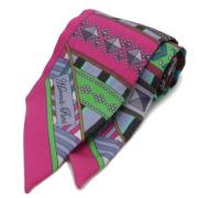 Pre-owned Silk scarves