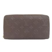 Pre-owned Leather wallets