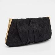 Pre-owned Fabric clutches