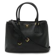 Pre-owned Leather handbags