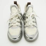 Pre-owned Leather sneakers