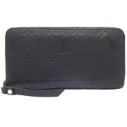 Pre-owned Leather wallets