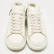 Pre-owned Leather sneakers