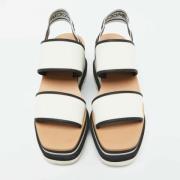 Pre-owned Fabric sandals