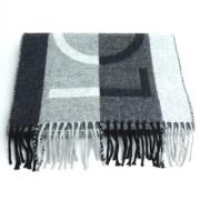 Pre-owned Wool scarves