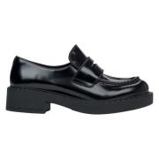 Sorte Penny Loafers for kvinner laget av ekte skinn