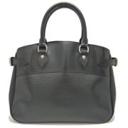 Pre-owned Leather handbags