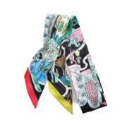 Pre-owned Silk scarves