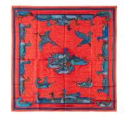 Pre-owned Silk scarves