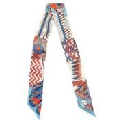 Pre-owned Silk scarves