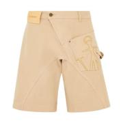 Beige Shorts med knappelukking