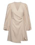 Axelle Wrap Dress Kort Kjole Cream Bubbleroom