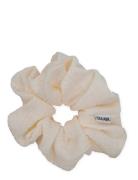 Ea Zig-Zag Scrunchie Accessories Hair Accessories Scrunchies Cream SUI...