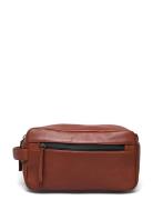 Clean Toiletry Bag 2 Room Toalettveske Brown Still Nordic