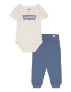 Levi's® Batwing Bodysuit And Joggers Set Sets Sets With Short-sleeved ...