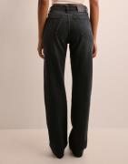 Calvin Klein Jeans - Svart - High Rise Straight