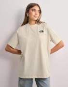 The North Face - Hvit - W S/S Essential Oversize Tee