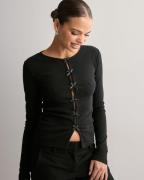 Nelly - Svart - Rib Bow LS Top