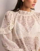 Neo Noir - Hvit - Nadira Embroidery Blouse