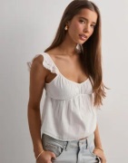 Nelly - Hvit - Lace Detail Frill Top
