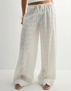 Nelly - Hvit - Pull On Broderie Anglais Pants