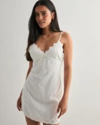 Only - Hvit - Onllocea Strap Emb Detail Dress Wvn