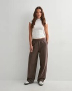 Nelly - Brun - Barrel Sweat Pants
