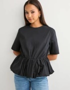 Pieces - Svart - Pcrosalie 2/4 Top Wvn Bc