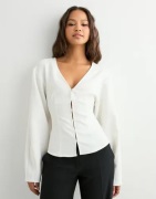 Nelly - Hvit - Shaped Button Blouse