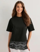 Nelly - Svart - Lace Detail Tee