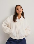 New Balance - Hvit - Woven Bomber Jacket