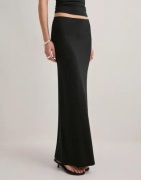 Nelly - Svart - Perfect Low Waist Maxi Skirt