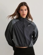 Nike - Svart - W Nk Swift Uv Rpl Jkt Nv