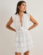 Nelly - Hvit - Adorable Flounce Dress