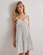 Nelly - Hvit - Lace Detail Dress